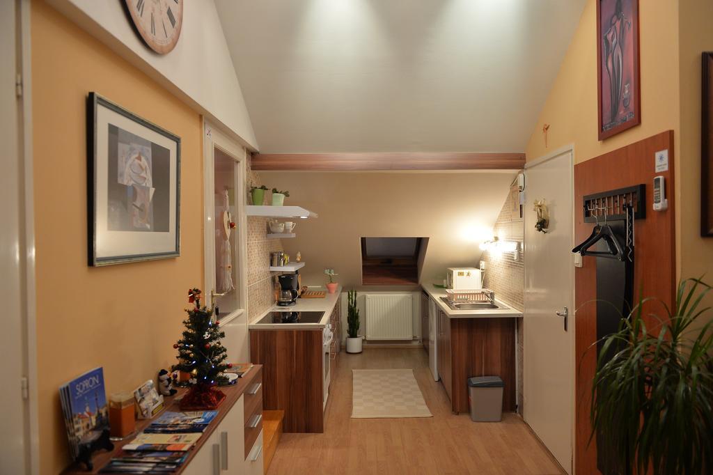 Sopron Eszter Apartman Pokój zdjęcie